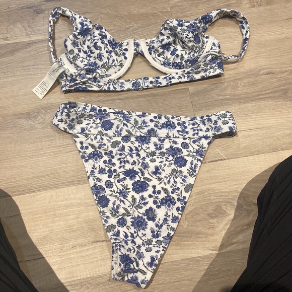 Excellent Condition Bikini - Picture 4 of 6